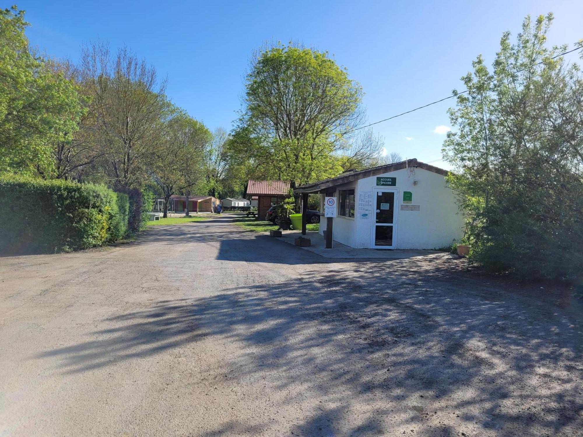 Camping Les 2 Salamandres Arces-sur-Gironde 외부 사진